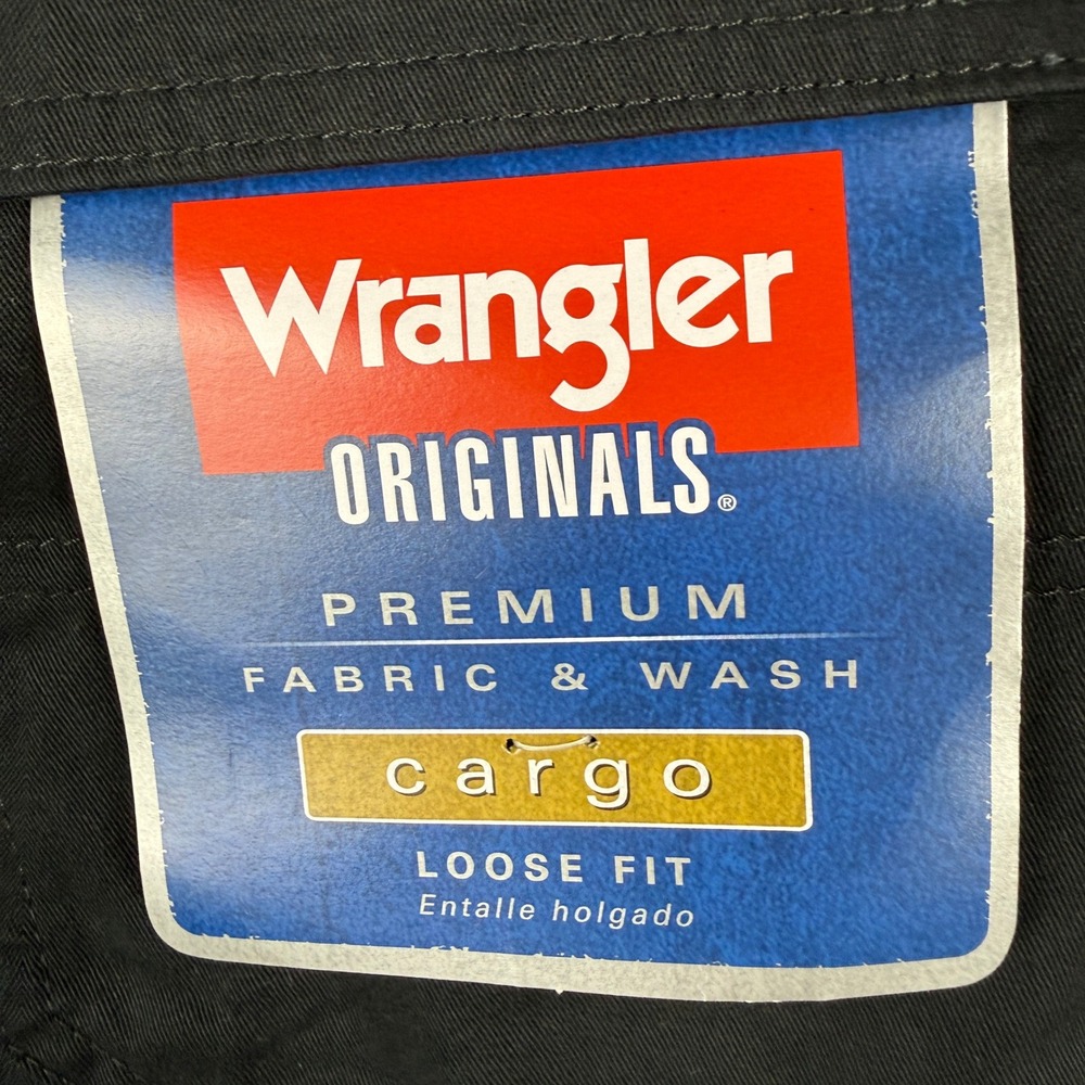 NWT Wrangler Cargo Shorts Mens 40 Black Loose Fit Premium Utility Workwear - Picture 4 of 9